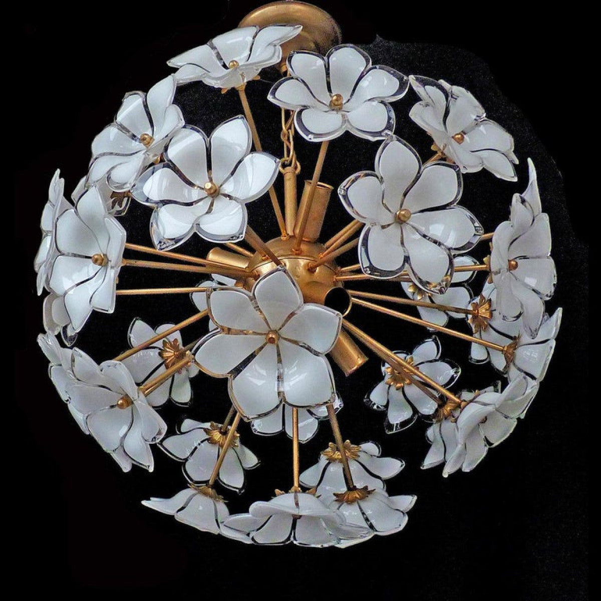 IQ2062 Venini Bouquet of Flower