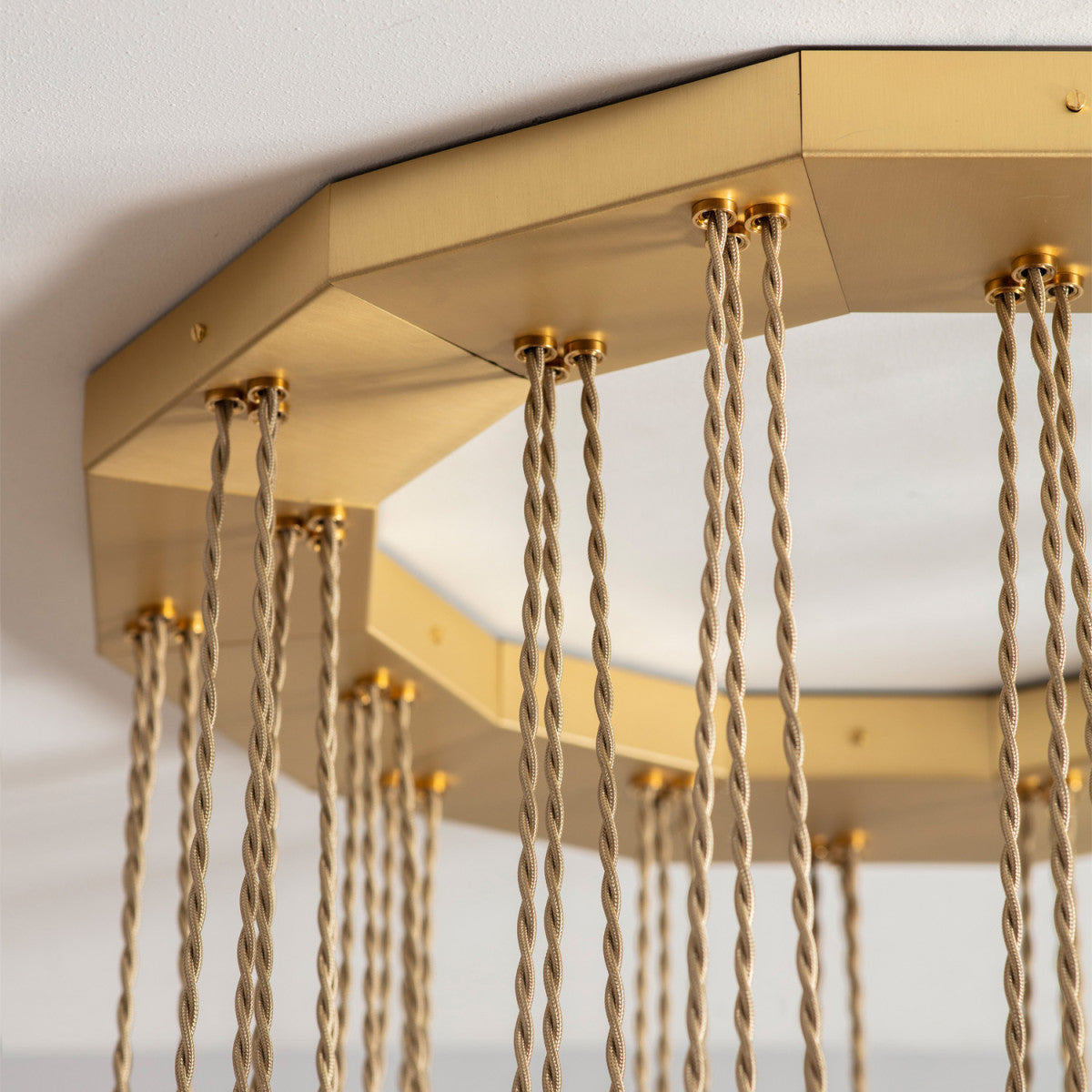 IQ2292 Ellipse Chandelier